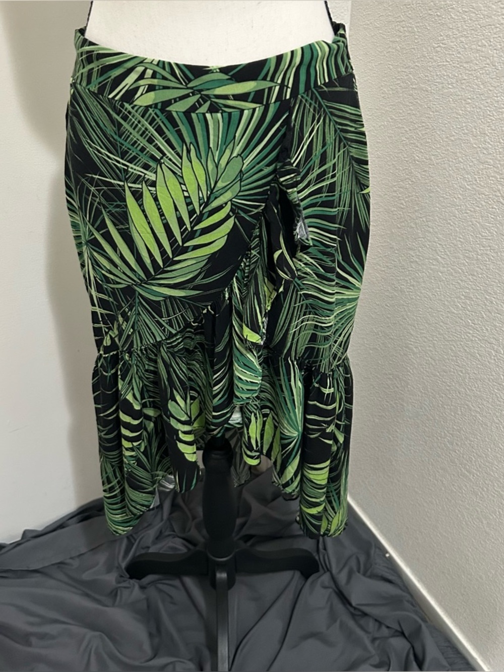 Milk & Honey Tropical Palm Print Ruffle Faux Wrap High-Low Maxi Skirt Size L - Picture 5 of 7